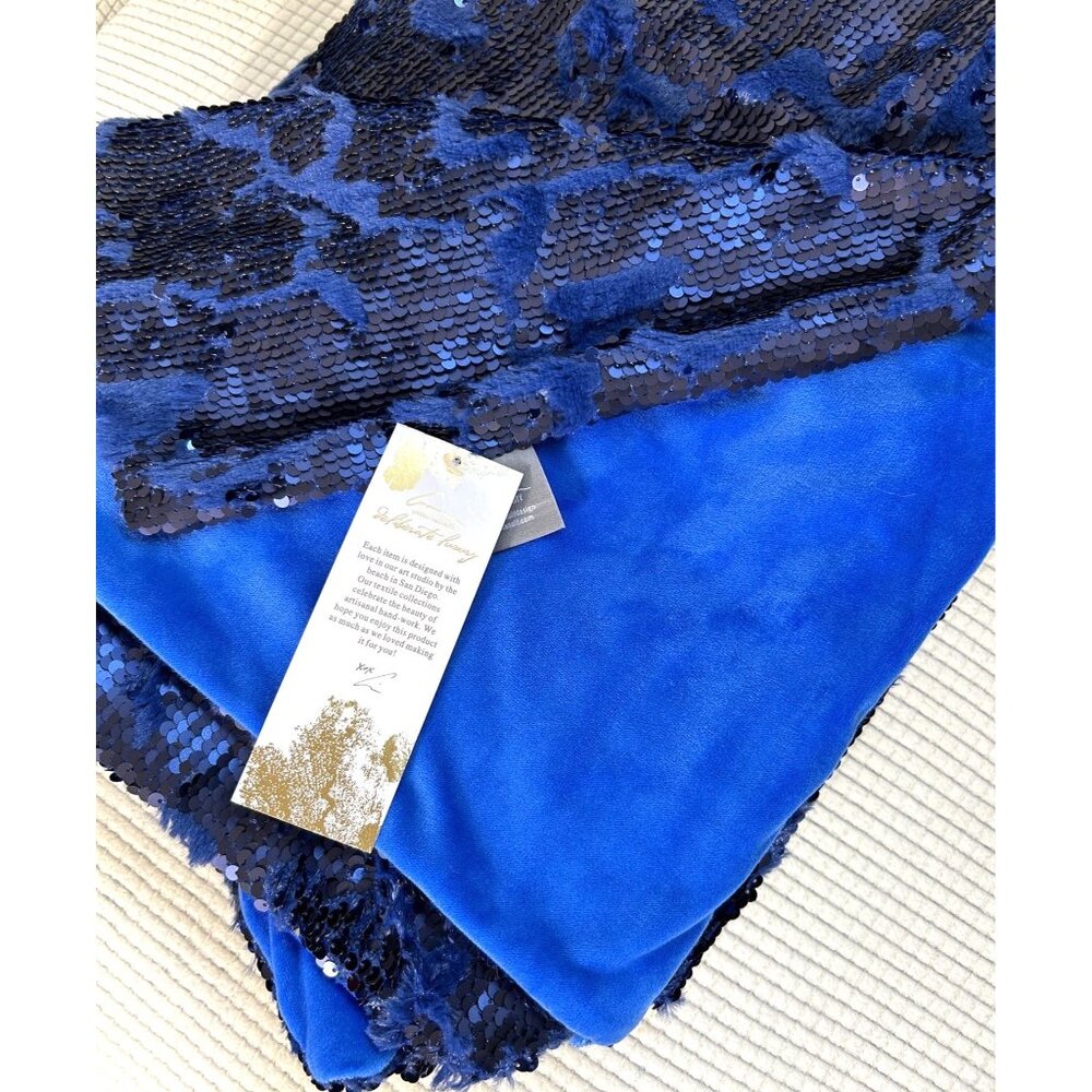 Aviva Stanoff Blue Sequined Blanket and 2 Pillow Luxury set, Super Soft, NWT, MS - Picture 3 of 10
